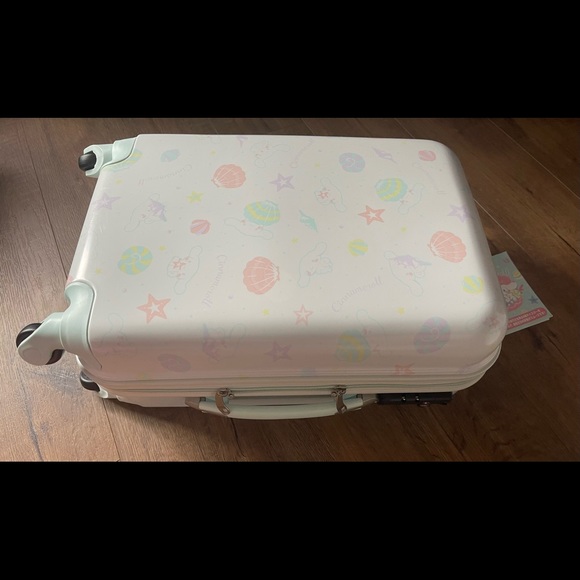 CINNAMOROLL-VERY RARE Medium Hard Side Suitcase - Picture 15 of 15